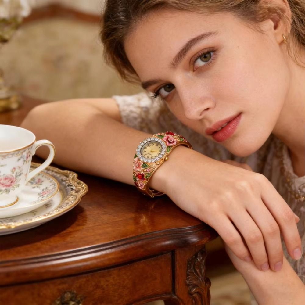 Vintage Fashion Week - 花が豊富にあしらわれたヴィンテージ時計ラインストーンブレスレットラウンドダイヤルクォーツ時計クリスタルジュエリー多用途デザインレディース腕時計