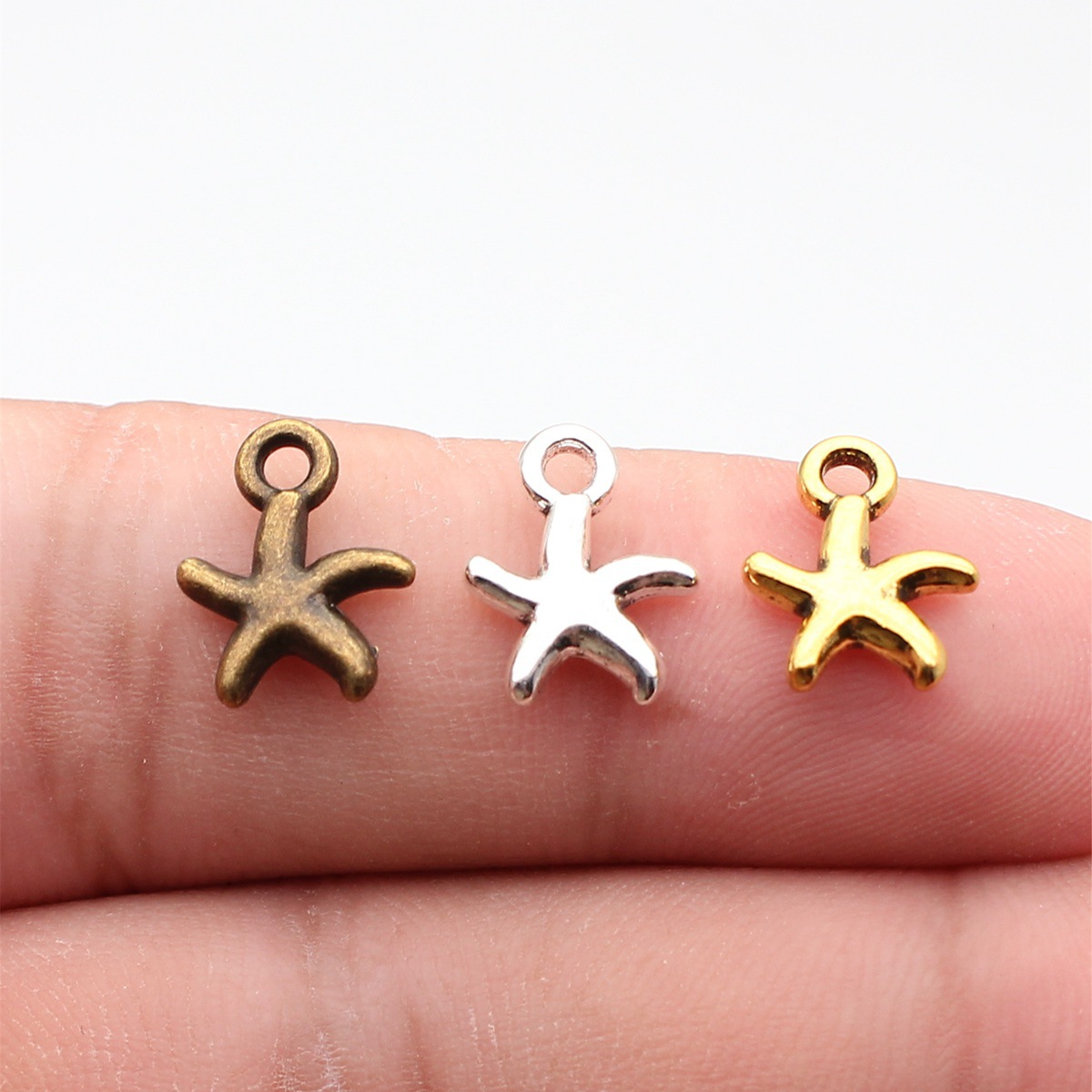 WYSIWYG 20個入り 12x10mm 3色 アンティー - Vintage Fashion Theme のレビューと価格