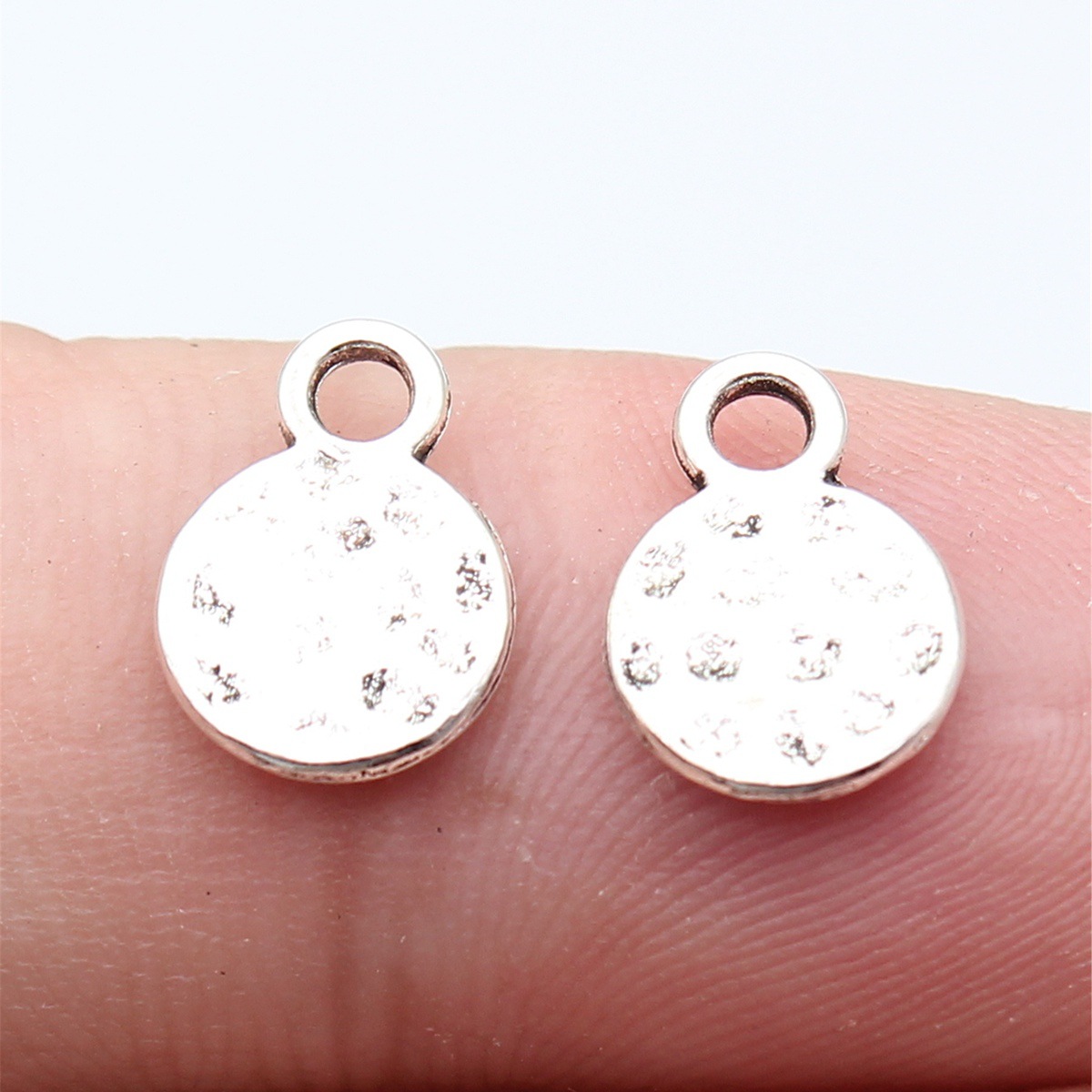 WYSIWYG 40個 11x8mm 3色 アンティークブロ - Vintage Fashion Theme のレビューと価格